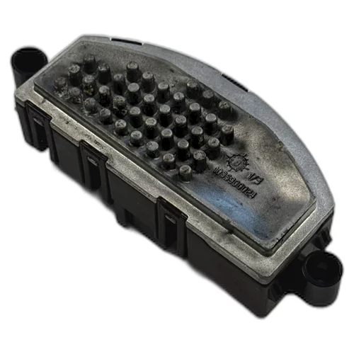 Regulátor větráku 5Q0 907 521 E