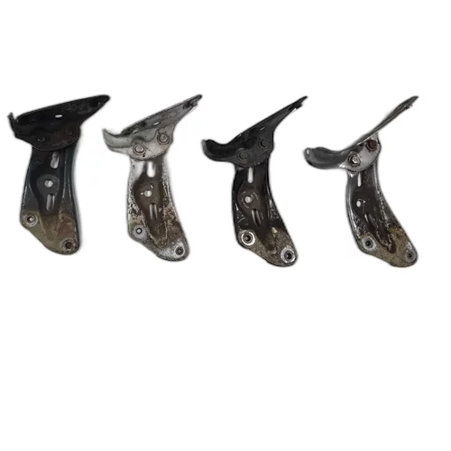 Držák blatníku pravý 1Z0 810 680, 1Z0 821 142